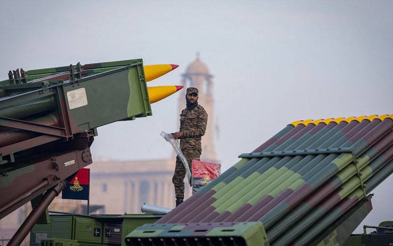 پاکستان کا خوف: بھارت کے دفاعی بجٹ میں 1000ارب سےزائد کا اضافہ