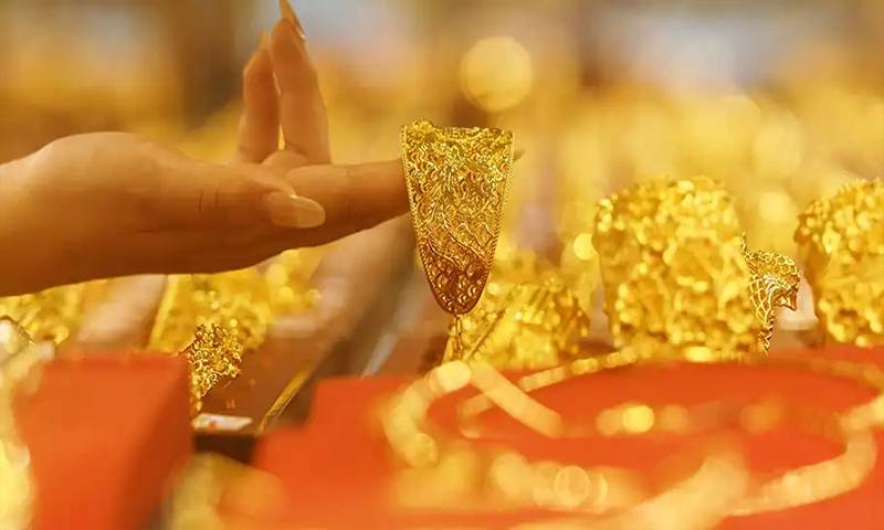 ماہ فروری کا آغاز، سونے کی قیمتیں مزید گر گئیں