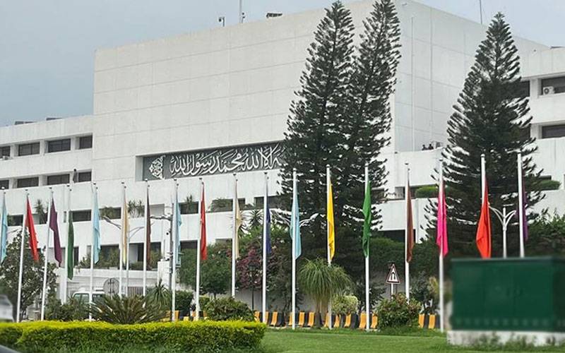  افضل بٹ کی جگہ ڈاکٹر اکبر ناصر گلگت بلتستان پولیس کے آئی جی بن گئے