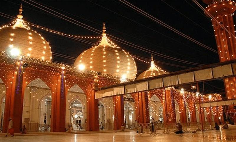 ملک بھر میں رحمتوں، برکتوں اور مغفرت کی رات شبِ برات پر خصوصی عبادات کا اہتمام