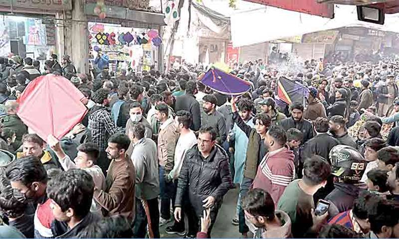  بسنت :تیسرےروز 5 لاکھ سے زائد گڈے فروخت 
