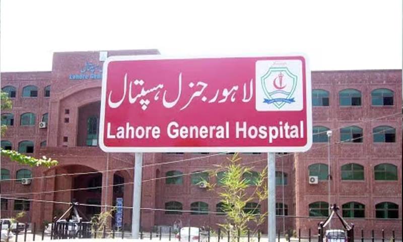 جنرل ہسپتال کی او پی ڈی کی چوتھی منزل سے 25 سالہ لڑکی نے چھلانگ لگا دی