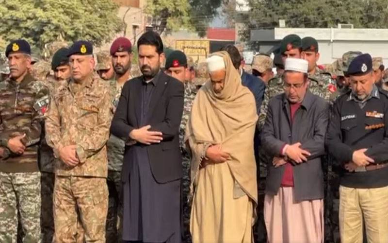   کیپٹن عباس خان شہید کی نماز جنازہ پشاور میں ادا،وزیراعلی خیبرپختونخوا کی شرکت 