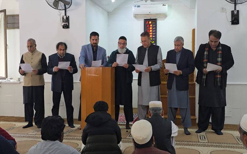 ایڈن ایونیو ایکسٹنشن کے نومنتخب صدر علی کرام نے اپنی ٹیم کے ہمراہ حلف اٹھالیا
