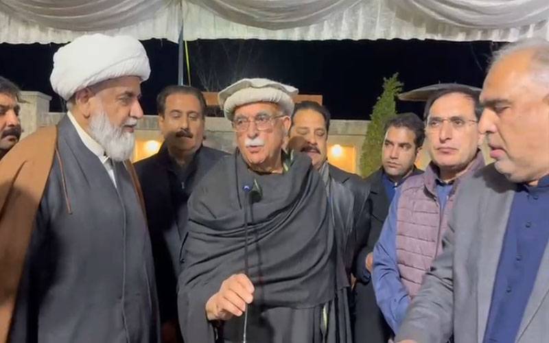 اپوزیشن کا پارلیمنٹ ہاؤس کے باہر دھرنے کا فیصلہ 