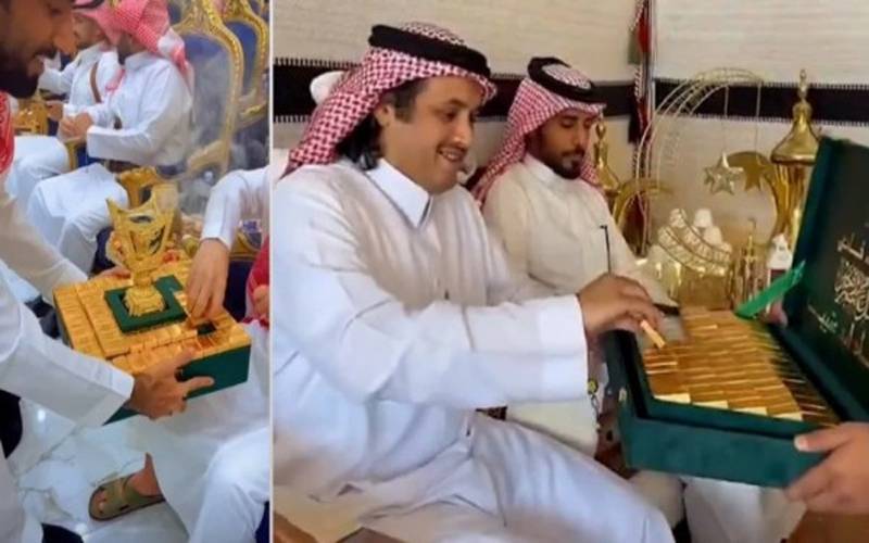 سعودی عرب میں شادی میں سونے کے بسکٹوں کی تقسیم، ویڈیو وائرل