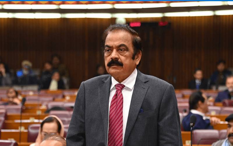 عمران خان جس ڈاکٹر سے آنکھ کا چیک اپ کرانا چاہیں کروایا جائے گا: رانا ثنااللہ