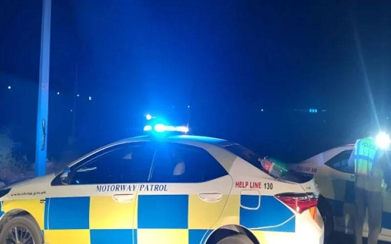 گمشدہ53 لاکھ مالک کے حوالے، موٹر وے پولیس نے ایمانداری کی مثال قائم کر دی 