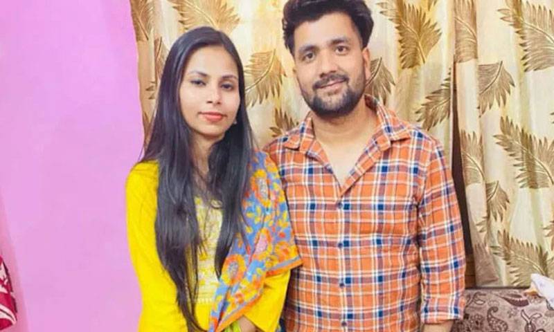 نوئیڈا: ویلنٹائن ڈے پر گاڑی سے لڑکا لڑکی کی لاشیں برآمد