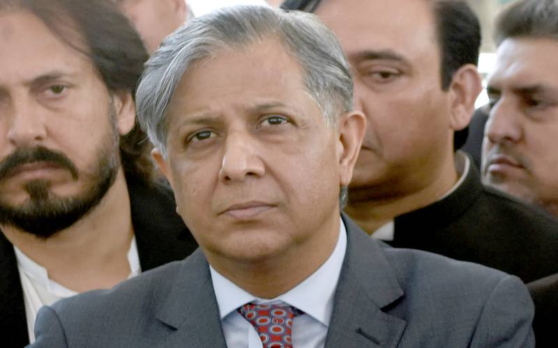  بانی پی ٹی آئی کی ایک آنکھ کی بینائی 6/6 اور دوسری کی عینک لگا کر 70 فیصد ہے: وزیر قانون