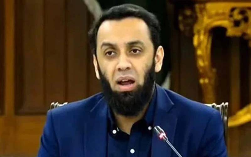 ڈیل اور ڈھیل کی باتیں قیاس آرائیاں، عمران خان کی صحت پر سیاست نہیں ہونی چاہیے: عطا تارڑ 