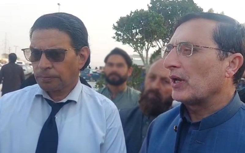 کہتےتھےکہ ہم آتےنہیں،ہم آئےتوملاقات نہیں کروائی، بیرسٹر گوہرکی اڈیالہ جیل کےباہرگفتگو