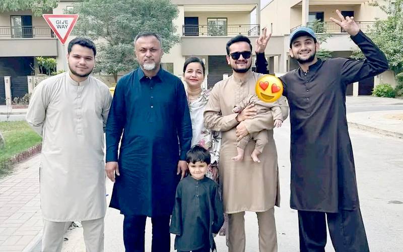  والدین کے بغیر پہلے رمضان نے معاذ صفدر کو رلا دیا، ویڈیو وائرل