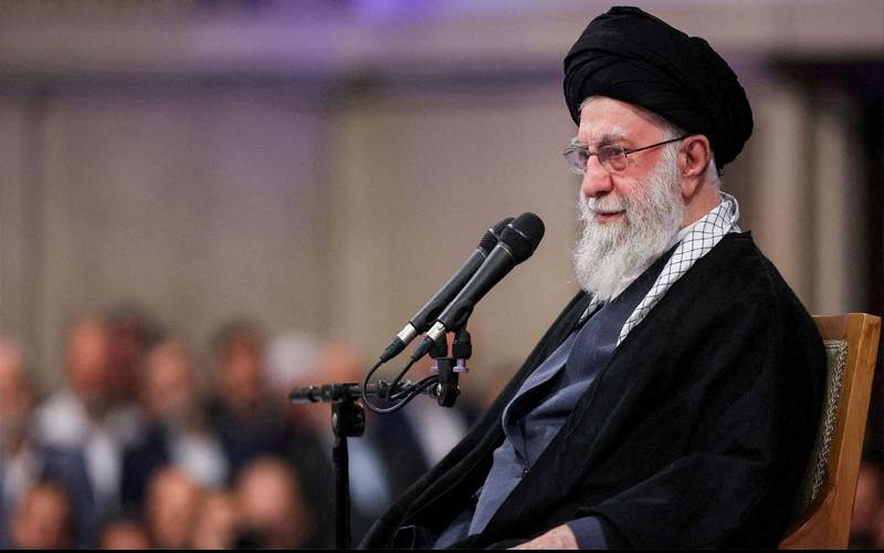 قیادت کے قتل کا اندیشہ، خامنہ ای نے انتظامی امور کس کو سونپ دیے؟ نیویارک ٹائمز کا دعویٰ