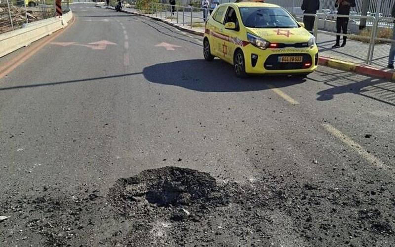  وسطی اسرائیل نئے ایرانی میزائل حملے کی زد میں آگیا، کم از کم 12 زخمی ہونے کی تصدیق