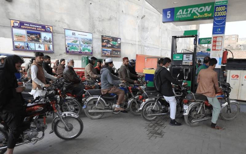  پیٹرولیم مصنوعات کی ممکنہ قلت کا امکان ، وزیراعظم کو ہنگامی خط 