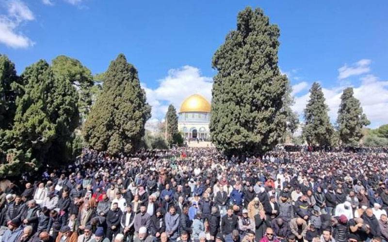 اسرائیل نے مسجد اقصیٰ میں نمازِ جمعہ پر پابندی لگانے کا اعلان کر دیا