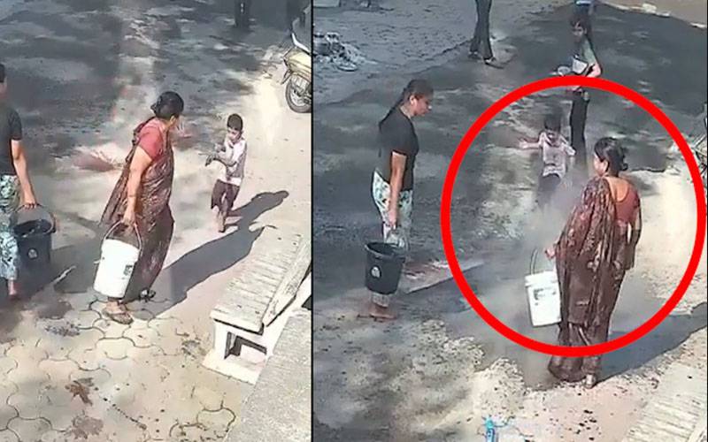 رنگ کیوں پھینکا، بھارت میں دادی نے4 سالہ پوتے پر گرم پانی پھینک دیا ، ویڈیو وائرل 