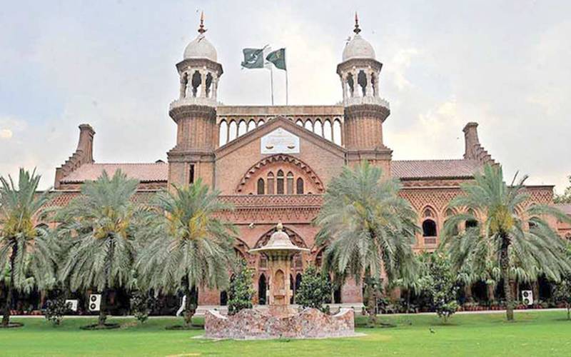 پیٹرولیم مصنوعات کی قیمتوں میں اضافے کا طریقہ کار؛درخواستیں سماعت کیلئے مقرر