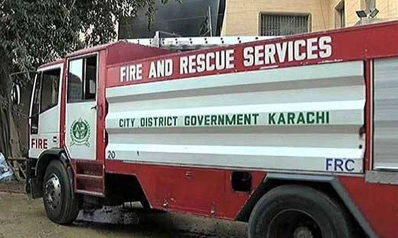 کراچی کے علاقے گلستان جوہر کے نجی بینک میں آگ بھڑک اُٹھی