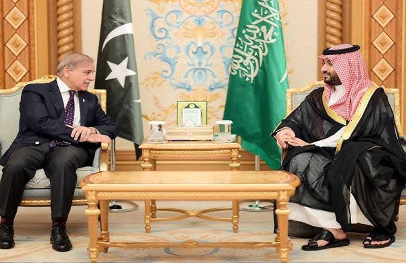  پاکستان سعودی عرب کے ساتھ مضبوطی سے کھڑا رہے گا، وزیراعظم شہباز شریف کی کراؤن پرنس محمد بن سلمان سے گفتگو