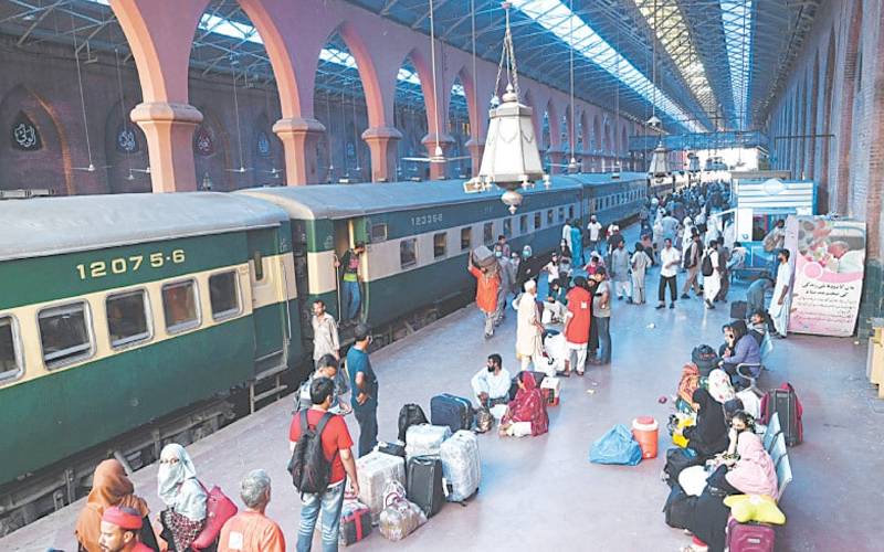 پاکستان ریلویز کا عید کے موقع پر چار سپیشل ٹرینیں چلانے کا فیصلہ