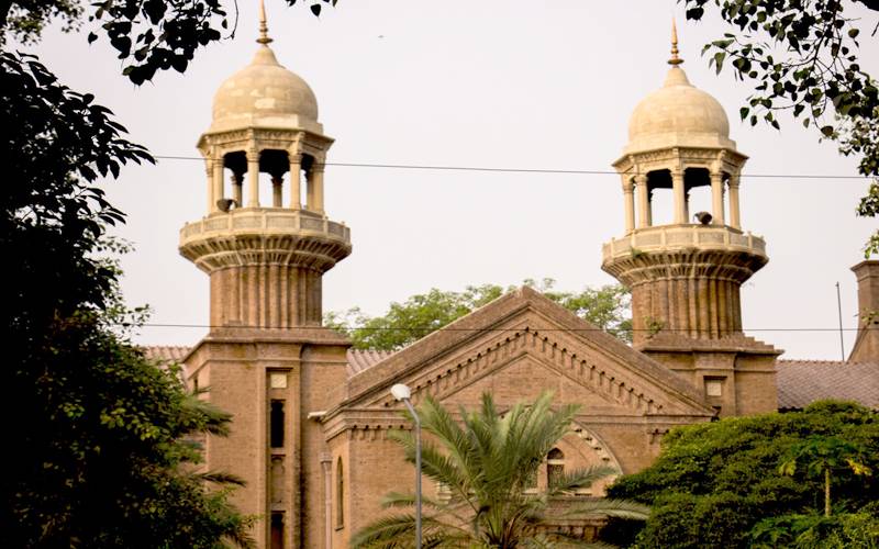 پابندی کے باوجود لاہور میں پتنگ بازی کیخلاف درخواست دائر
