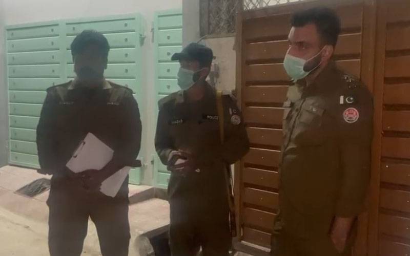 پھالیہ : خاوند نے فائرنگ کر کے بیوی کو قتل کر دیا 