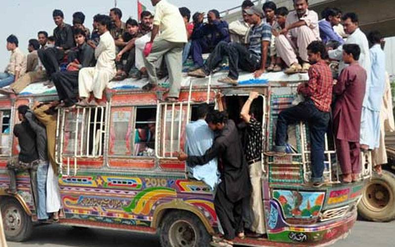 سامان رکھنے والی جگہ پر مسافروں کو بٹھانے والی بسوں کے خلاف کریک ڈاؤن کا حکم 