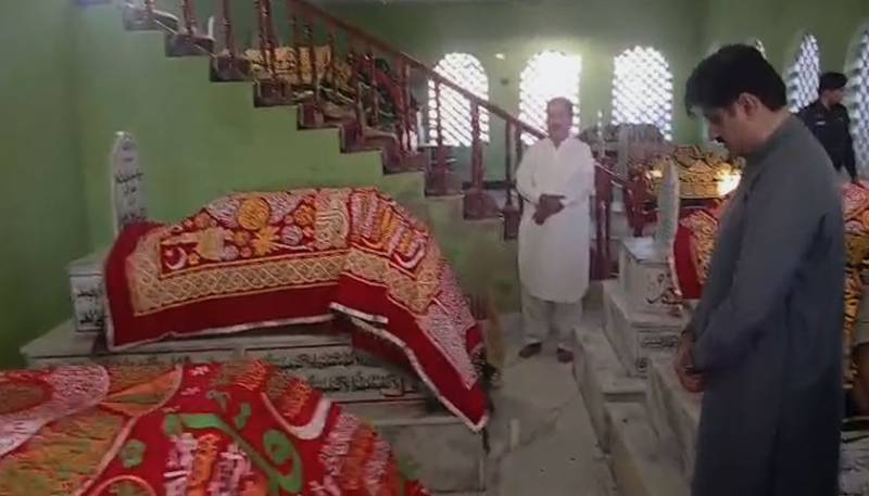 وزیراعلیٰ سندھ کی سیہون شریف پر حاضری، عیدالفطر آبائی گائوں میں منائیں گے
