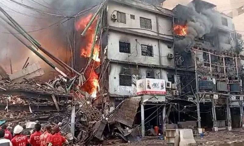 کراچی کے گل پلازہ میں دوبارہ آتشزدگی، فائر بریگیڈ کی دوڑیں