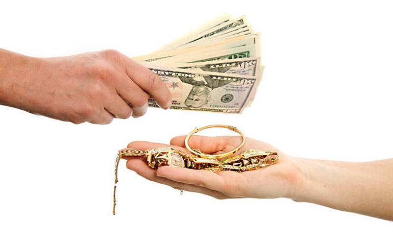 کیا اب بھی سونا خریدنا فائدہ مند ہے؟ ماہرین کا اہم مشورہ