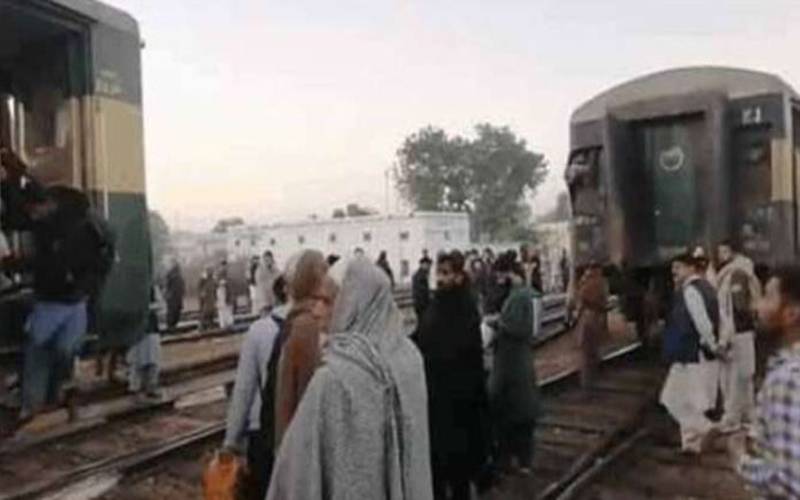 کبیر والا:کراچی سے لاہور جانے والی قراقرم ایکسپریس دو حصوں میں تقسیم
