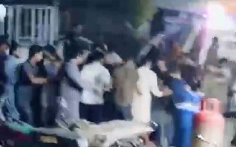  کراچی میں راہزنی کی دو وارداتین، چار ڈاکو مارے گئے