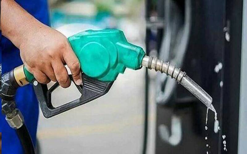 یو اے ای میں پیٹرول کی قیمت میں 30 فیصد سے زائد اضافہ 