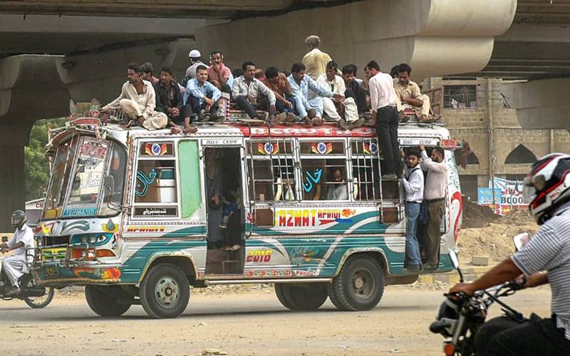 پٹرول مہنگا ہونے پر ٹرانسپورٹرز نے بھی کرائے بڑھا دیئے