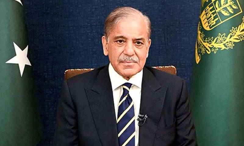 وزیراعظم کا پیٹرول کی قیمت میں 80 روپے فی لیٹر کمی کا اعلان 