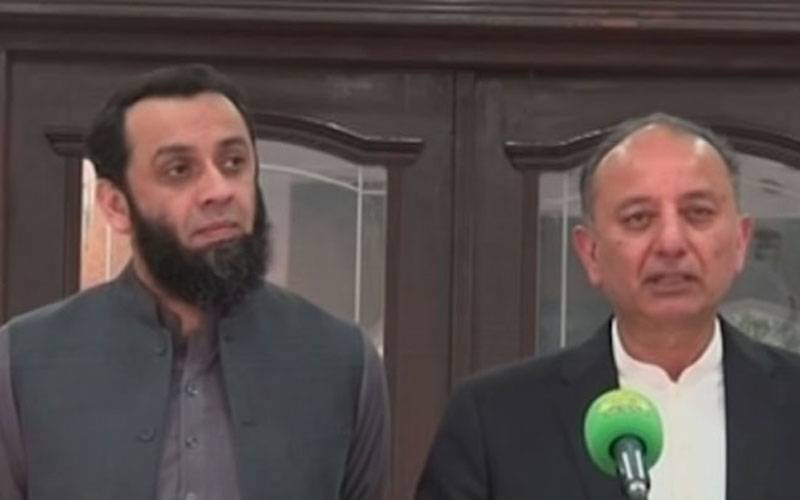 پڑوسی ملک میں پٹرول کیلئے قطاریں، پاکستان میں وافر دستیاب، وزیراعظم نے قیمت 80 روپے لٹر کم کروا دی،عطا تارڑ