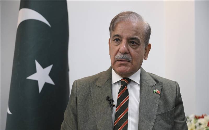 مشکل کی اس گھڑی میں کسی صورت عوام کو اکیلا نہیں چھوڑ سکتے: وزیرِ اعظم