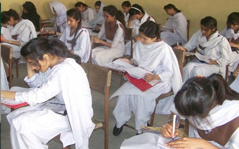 کراچی  کے تعلیمی  بورڈ نے میٹرک کے سالانہ امتحانات تین دن کیلئے مؤخر کر دیئے