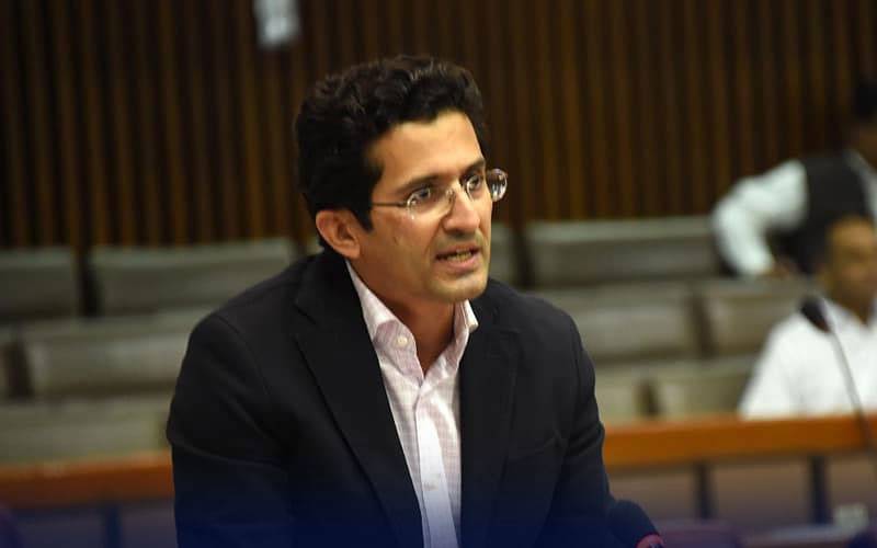 آبنائے ہرمز کی بندش سے پیٹرولیم مصنوعات کی قیمتوں میں اضافہ ہوا، وزیر توانائی 