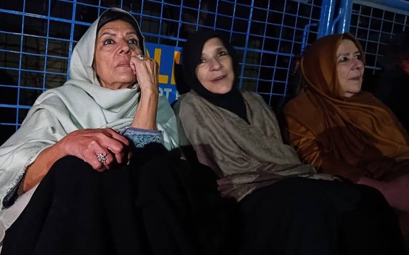 اڈیالہ روڈ پر ہنگامہ آرائی،عمران خان کی بہنوں کیخلاف مقدمہ درج