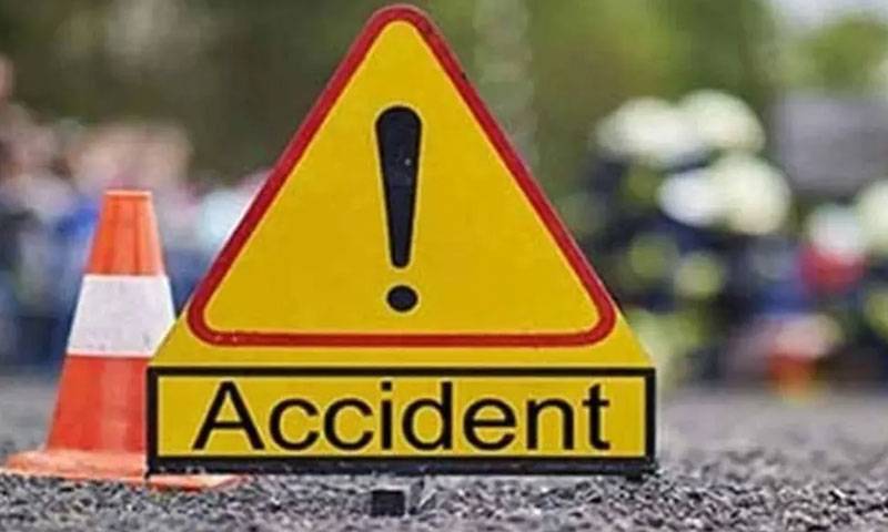 موٹروے ایم ون پر خوفناک ٹریفک حادثہ 2 نوجوان ہلاک