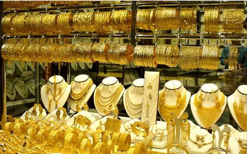 عالمی مارکیٹ میں سونے اور چاندی کی قیمتیں گر گئیں