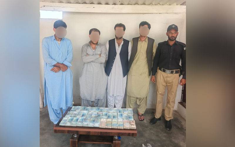 کراچی: 29 ارب 69 کروڑ ایرانی کرنسی سمگل کرنے کی کوشش ناکام،9ملزمان گرفتار