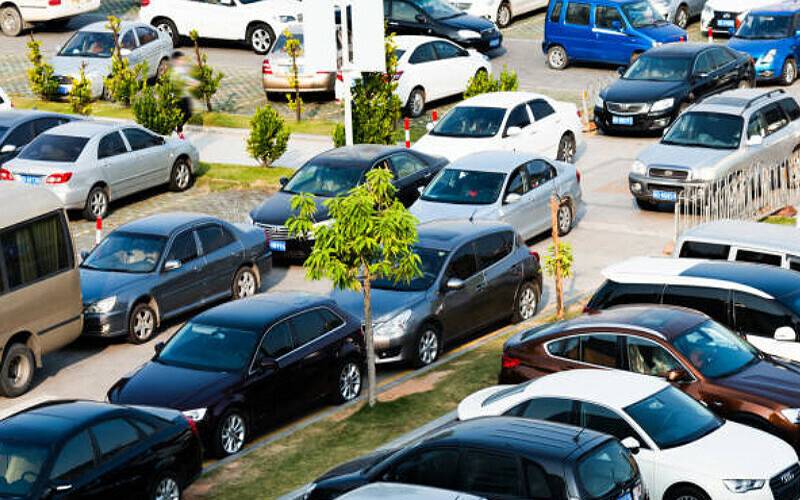 گاڑیوں کی قیمتوں میں بڑی کمی؟ نئی آٹو پالیسی نے سب کو حیران کر دیا