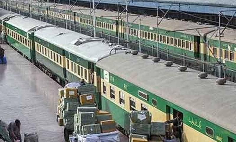 ٹرینوں کا شیڈول درہم برہم، متعدد تاخیر کا شکار