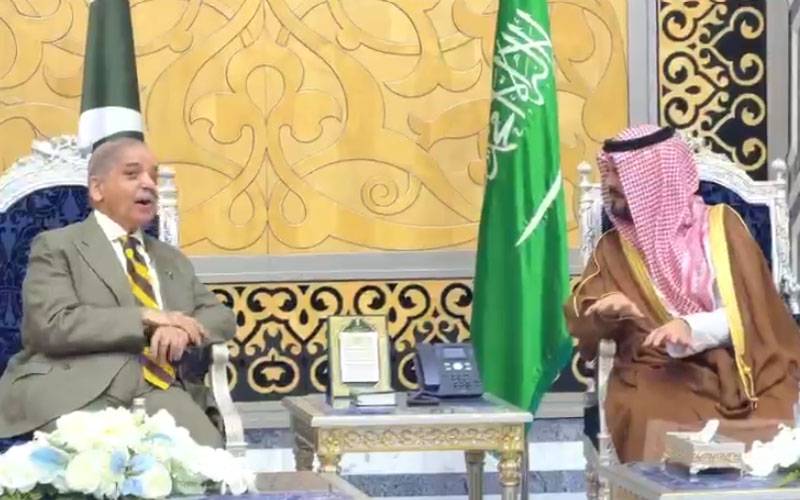وزیرِ اعظم   شہباز شریف سعودی عرب  کے دارالھکومت جدہ پہنچ گئے
