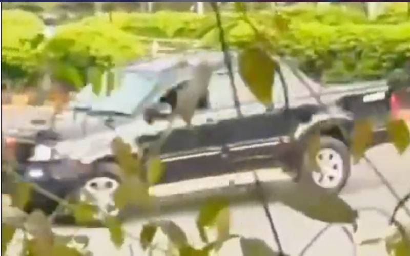 اسلام آباد کے بلیو ایریا میں کاروں سے  