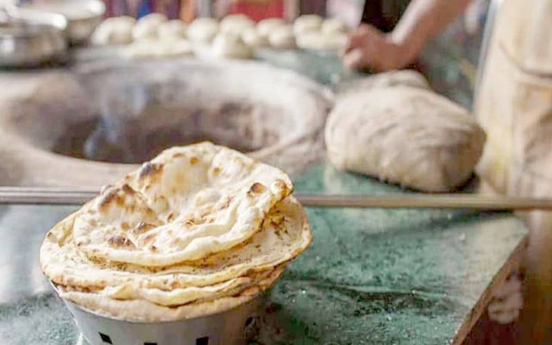 مہنگائی کا جن بے قابو، سادہ روٹی 6 روپےمہنگی ہوگئی
